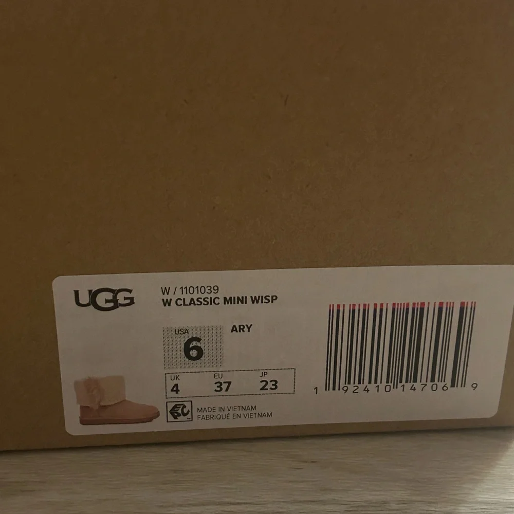 UGG ugg classic mini